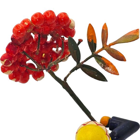 Vintage WEHA-Kunst Erzgebirge Wooden Child Figurine Boy/Girl with Rowan Berries - Picture 13 of 15